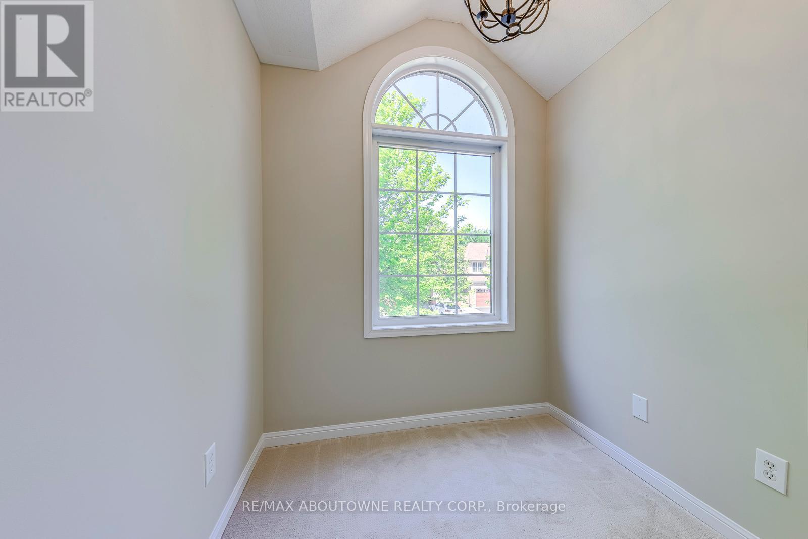 3037 Abernathy Way, Oakville, ON - Indoor Photo Showing Other Room