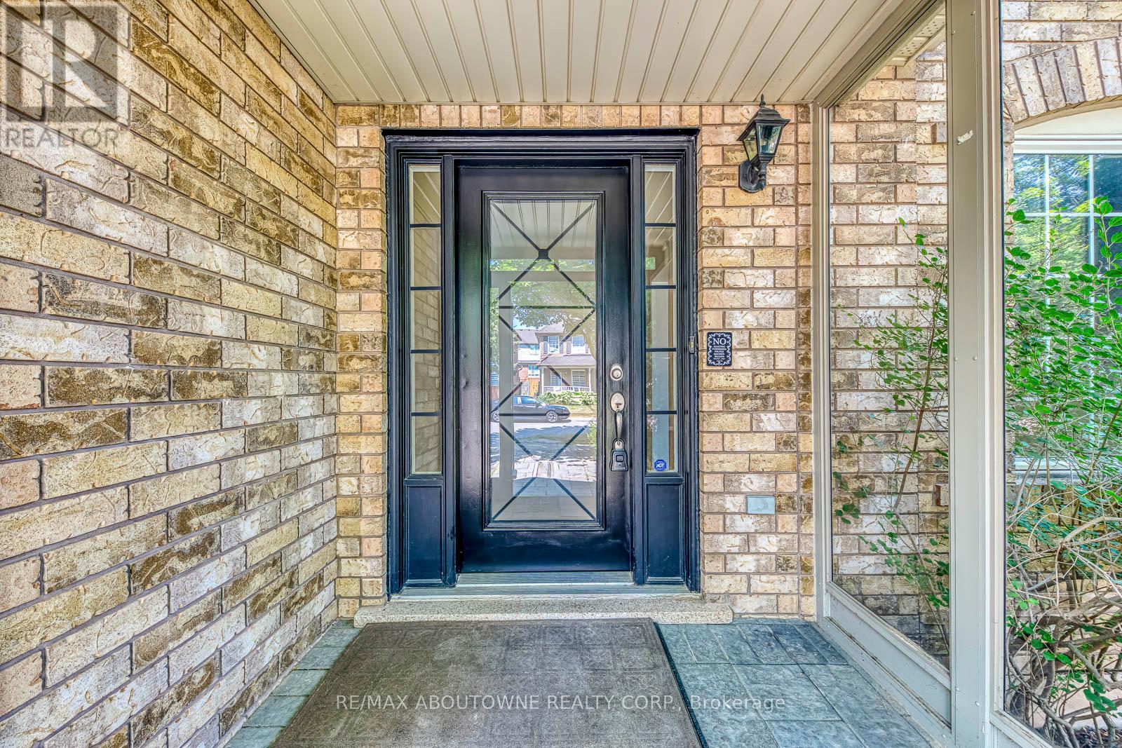 3037 Abernathy Way, Oakville, ON - Outdoor