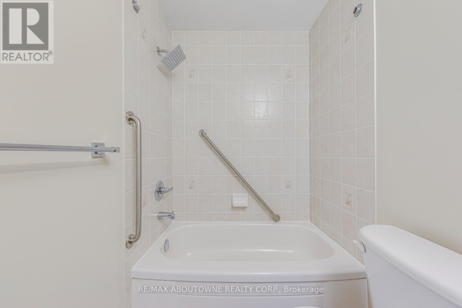 3037 Abernathy Way, Oakville, ON - Indoor Photo Showing Bathroom