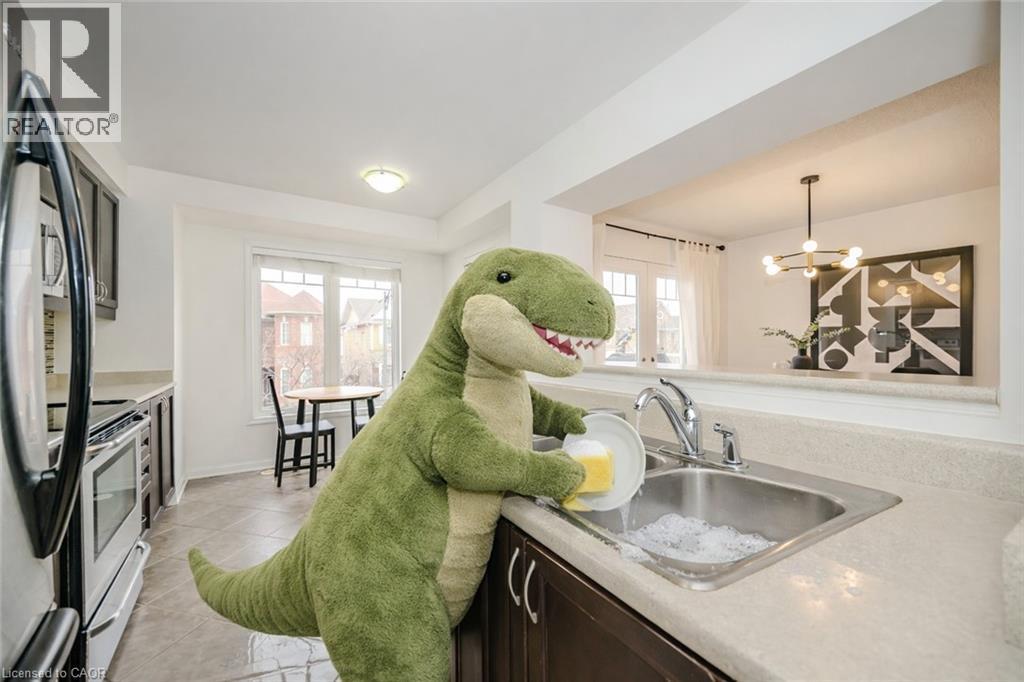 525 Cavanagh Lane, Milton, ON - Indoor Photo Showing Other Room