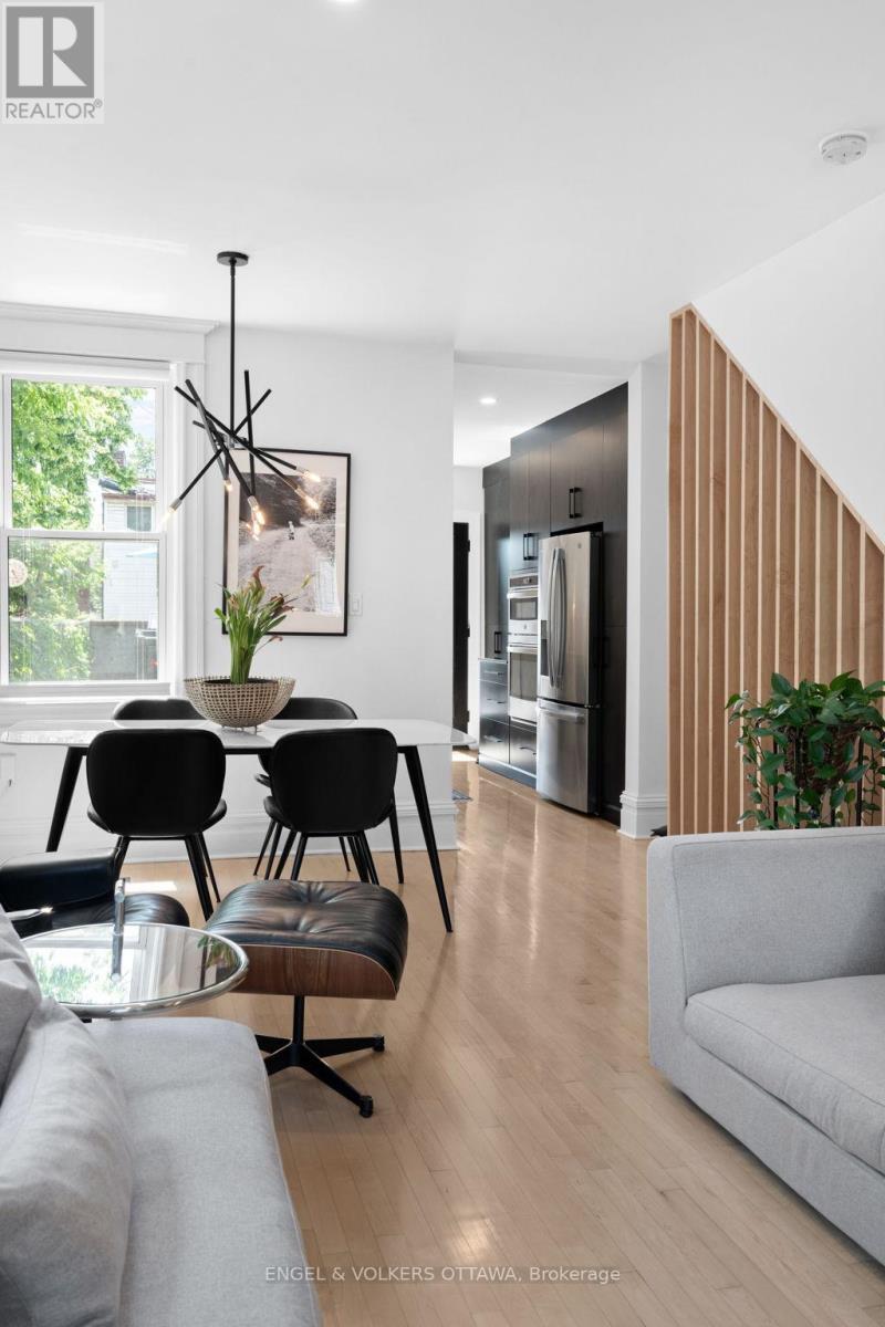 244 Flora Street, Ottawa, ON - Indoor Photo Showing Other Room