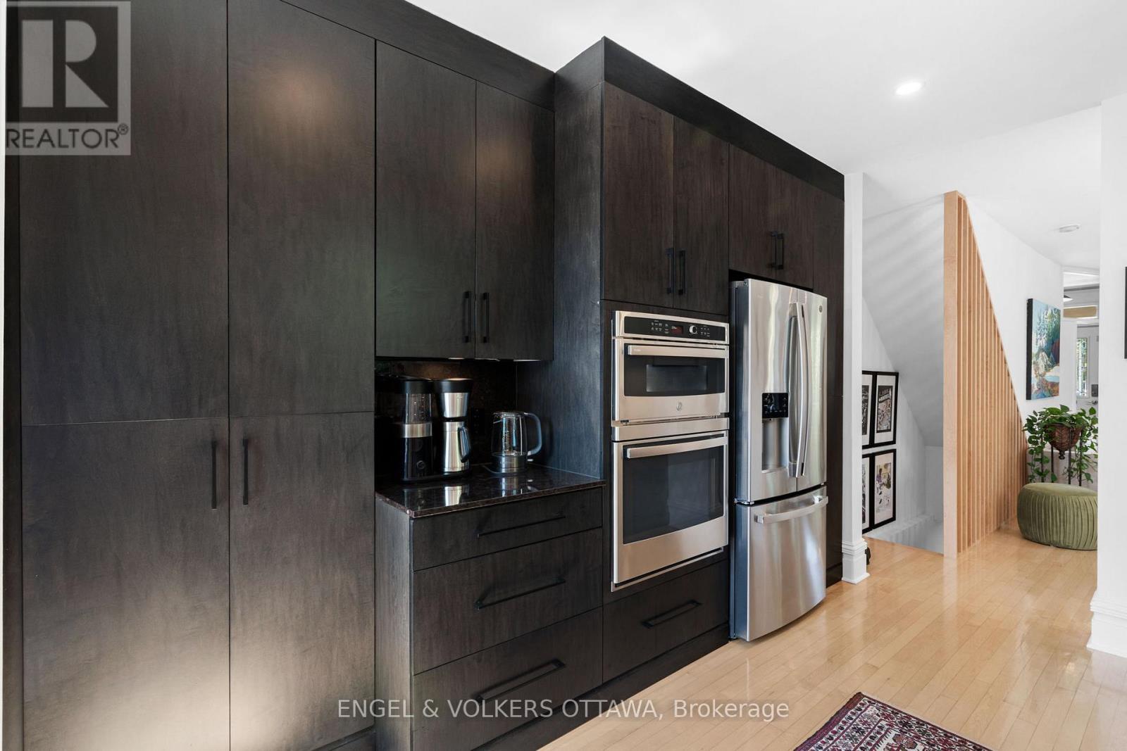 244 Flora Street, Ottawa, ON - Indoor Photo Showing Kitchen