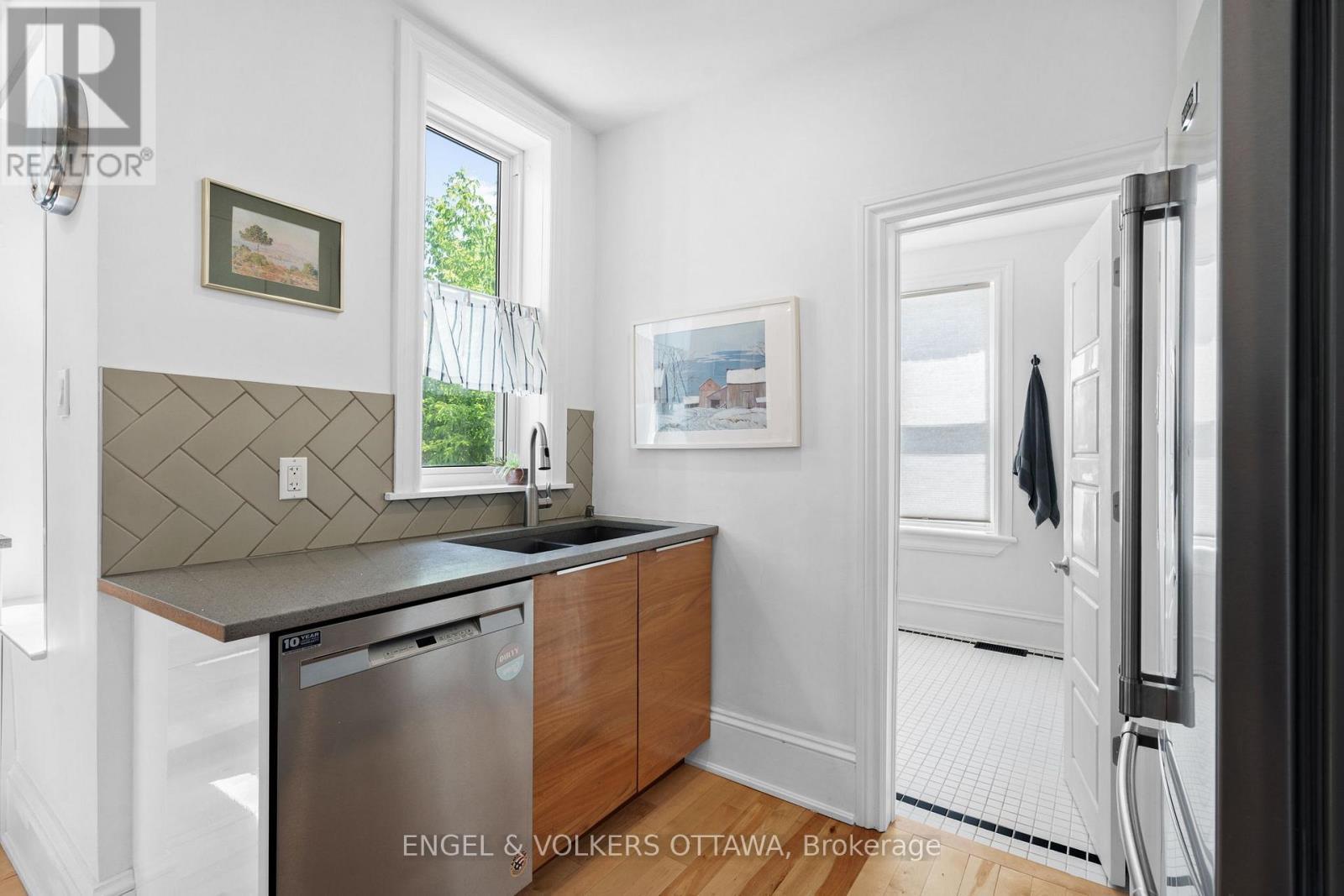 244 Flora Street, Ottawa, ON - Indoor Photo Showing Kitchen With Double Sink