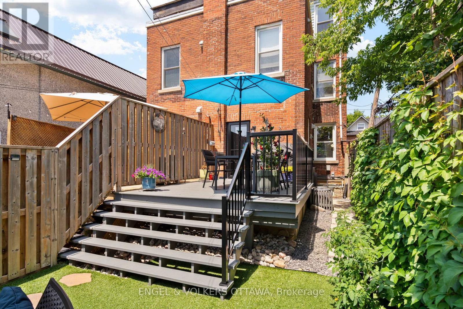 244 Flora Street, Ottawa, ON - Outdoor With Exterior