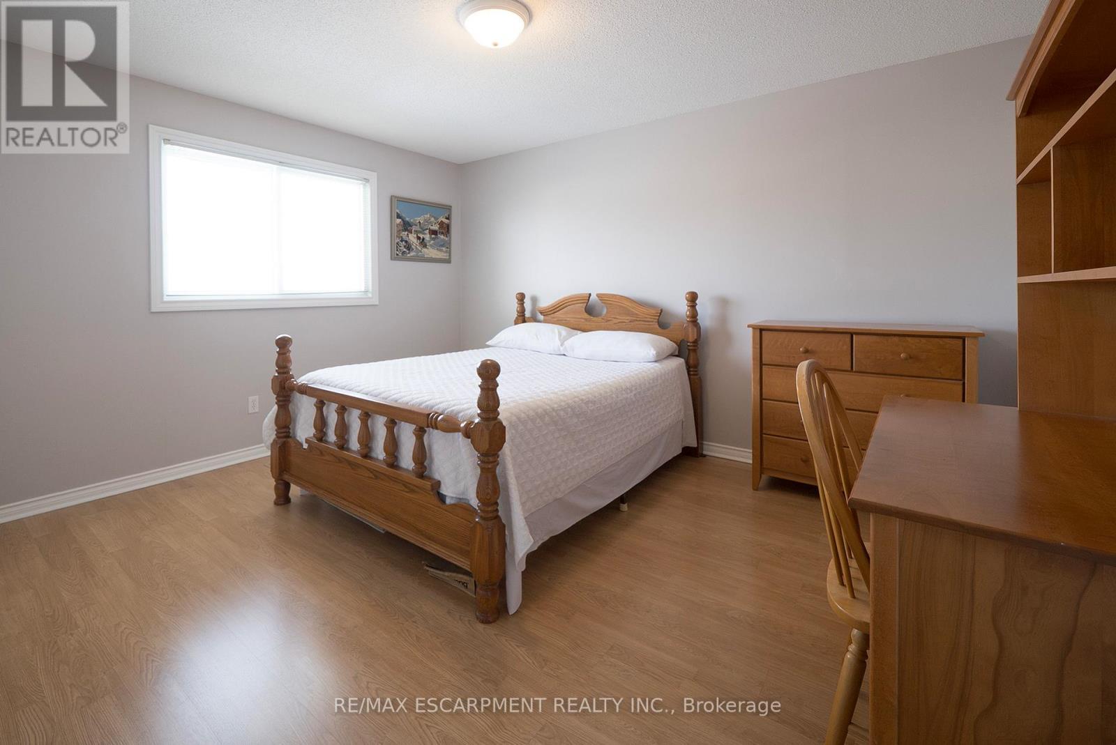 43 Flamingo Drive, Hamilton, ON - Indoor Photo Showing Bedroom