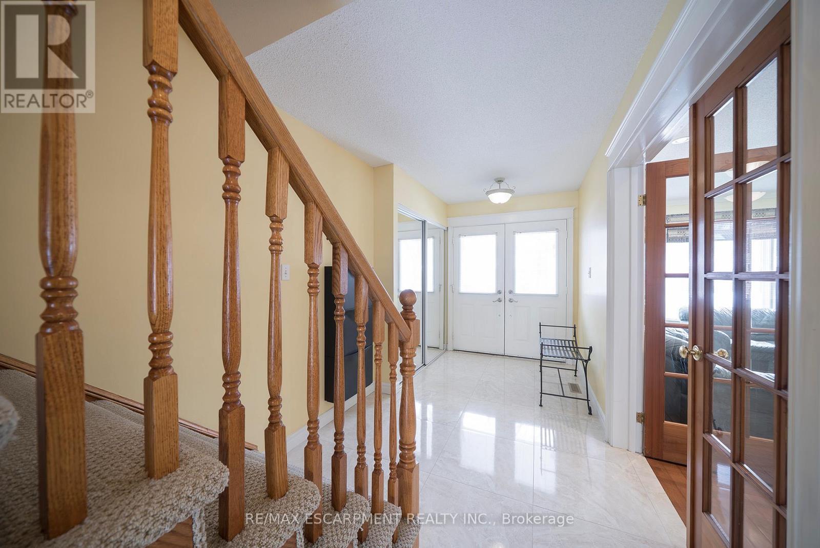 43 Flamingo Drive, Hamilton, ON - Indoor Photo Showing Other Room