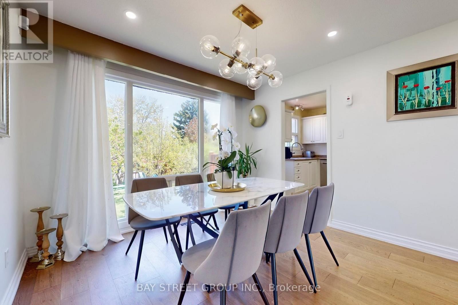 6119 Wabukayne Court, Mississauga, ON - Indoor Photo Showing Dining Room