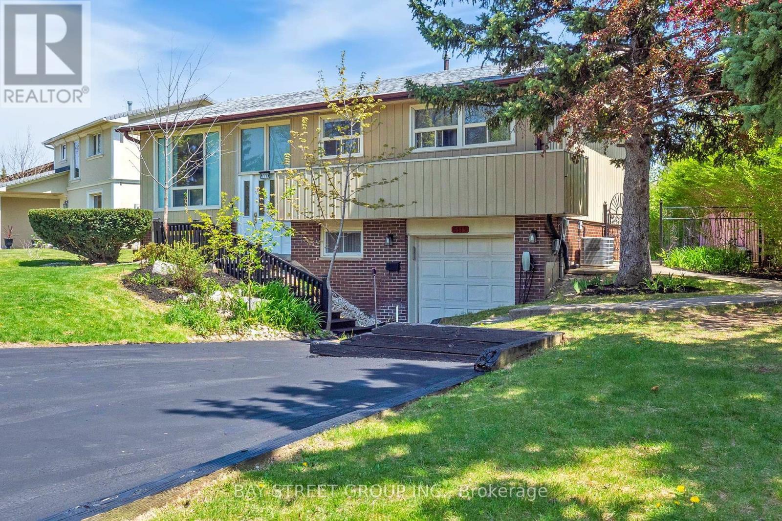 6119 Wabukayne Court, Mississauga, ON - Outdoor
