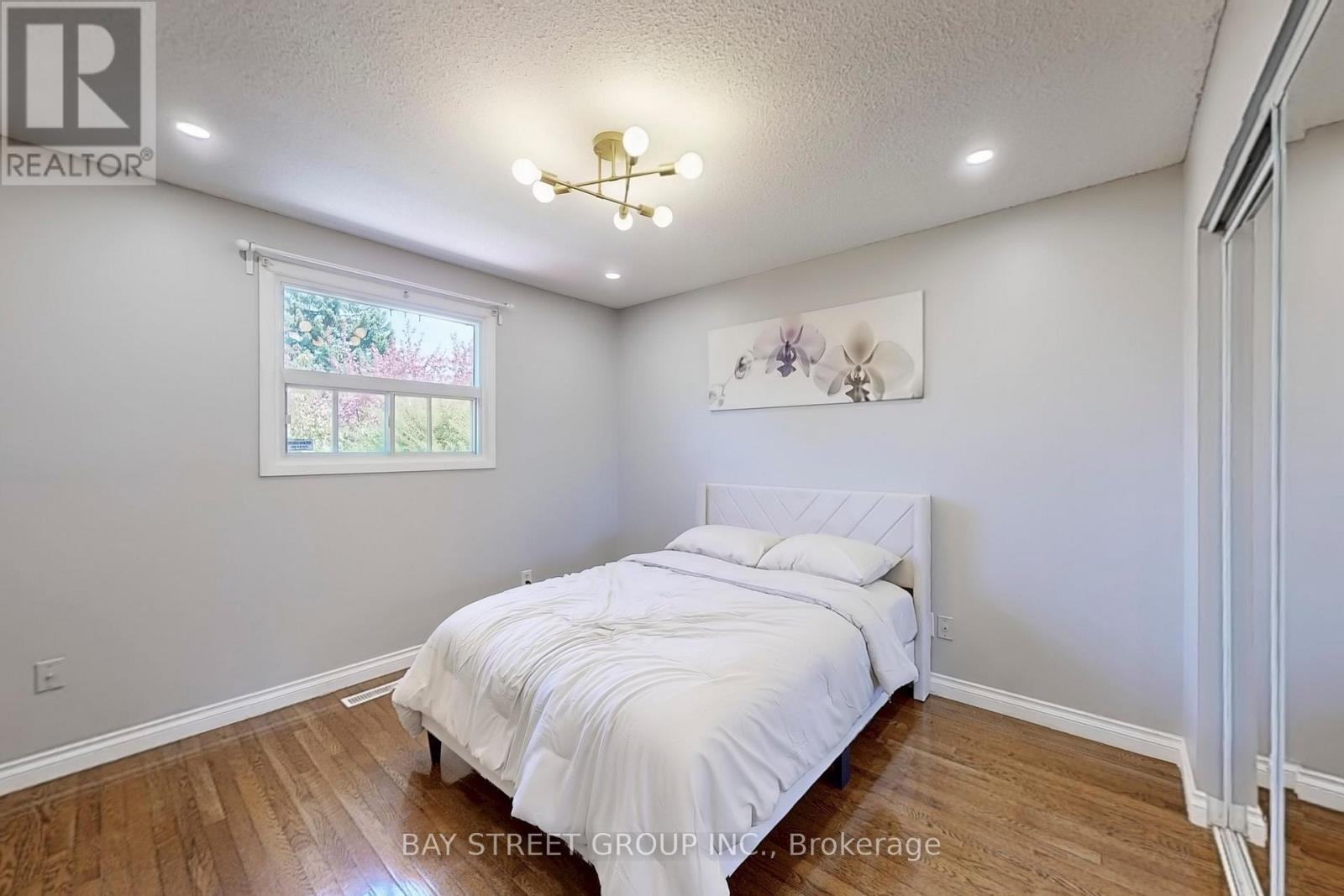 6119 Wabukayne Court, Mississauga, ON - Indoor Photo Showing Bedroom