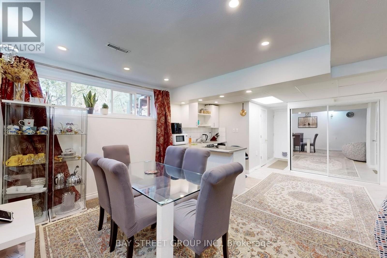 6119 Wabukayne Court, Mississauga, ON - Indoor Photo Showing Dining Room