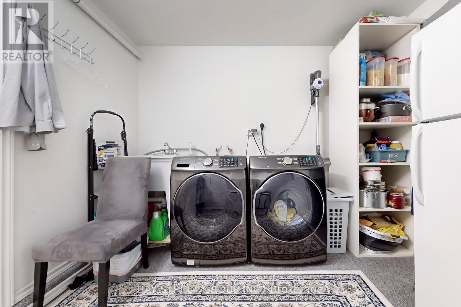 6119 Wabukayne Court, Mississauga, ON - Indoor Photo Showing Laundry Room