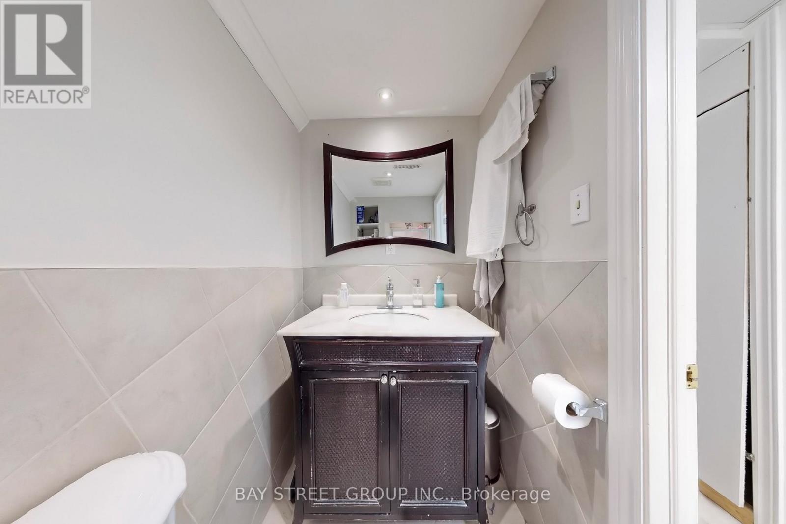 6119 Wabukayne Court, Mississauga, ON - Indoor Photo Showing Bathroom