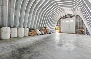 1117 15Th Avenue, Creston, BC - Indoor Photo Showing Garage