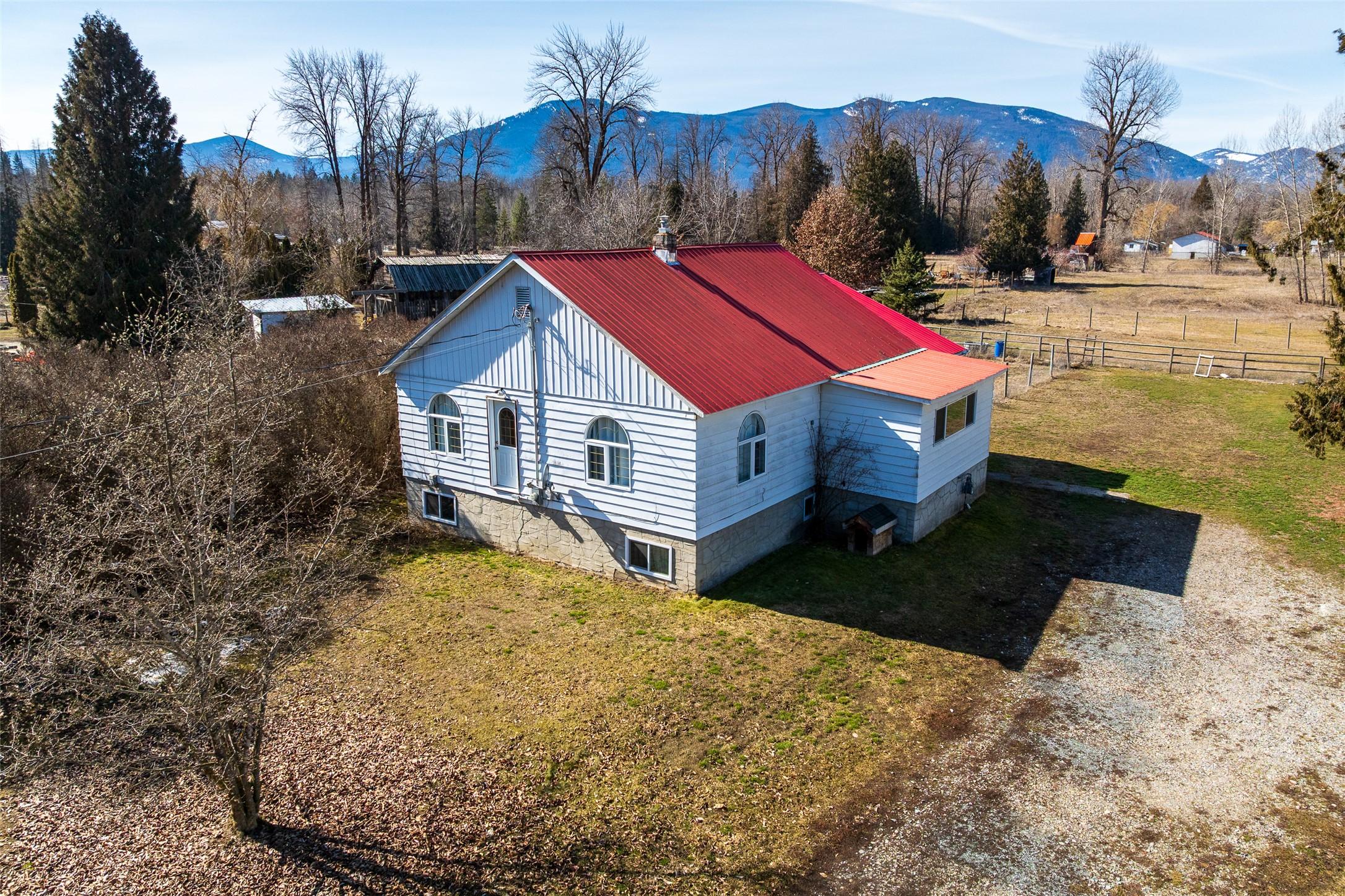 1117 15Th Avenue, Creston, BC - Outdoor