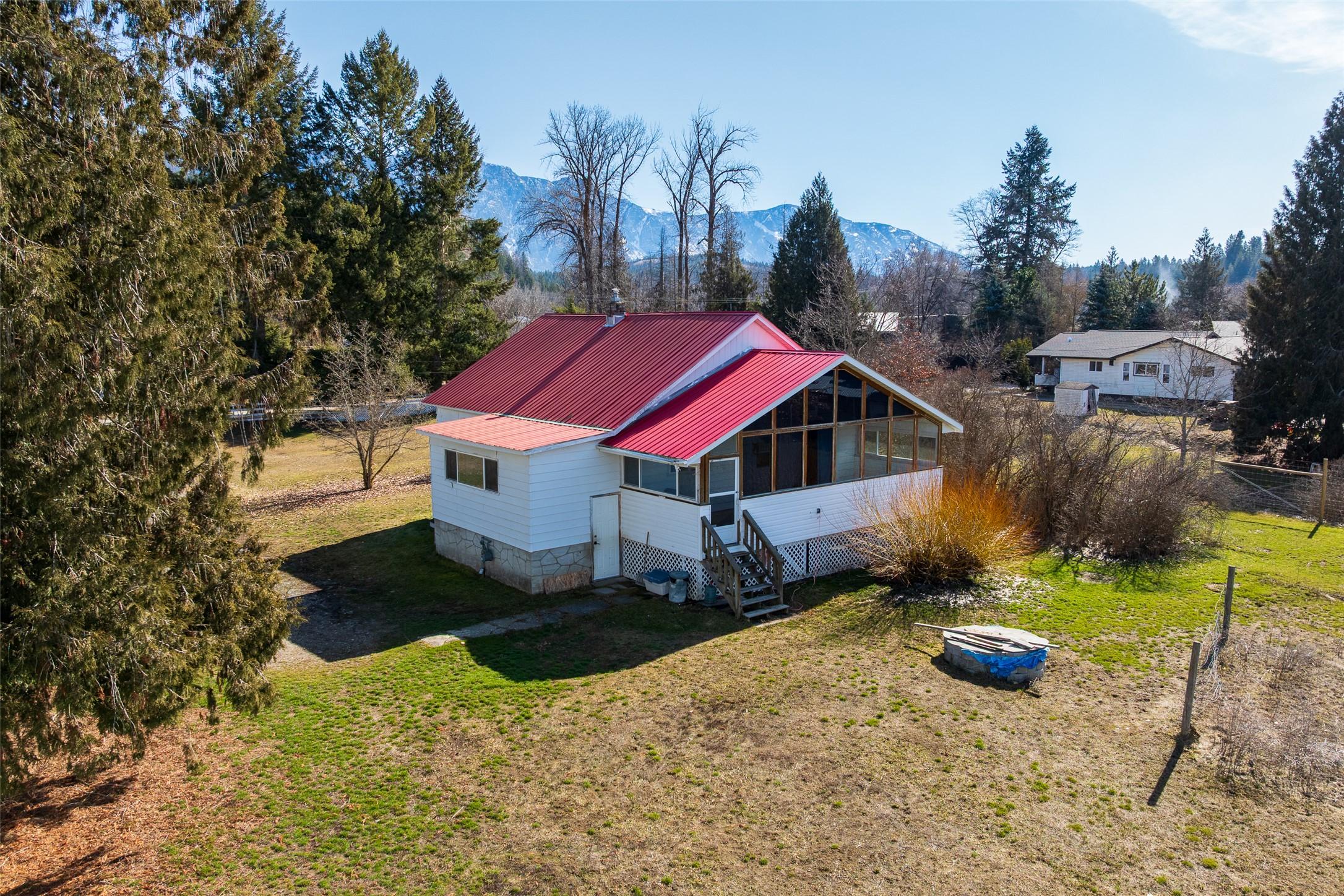 1117 15Th Avenue, Creston, BC - Outdoor