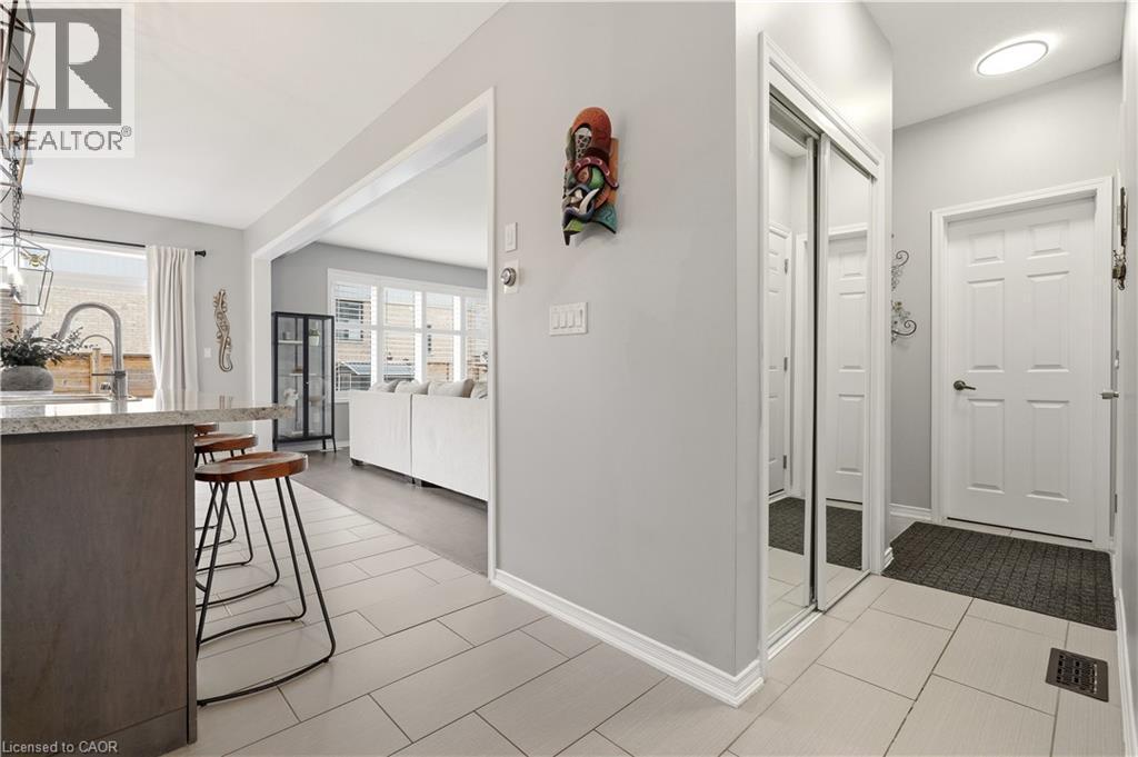 105 Larry Crescent, Caledonia, ON - Indoor Photo Showing Other Room