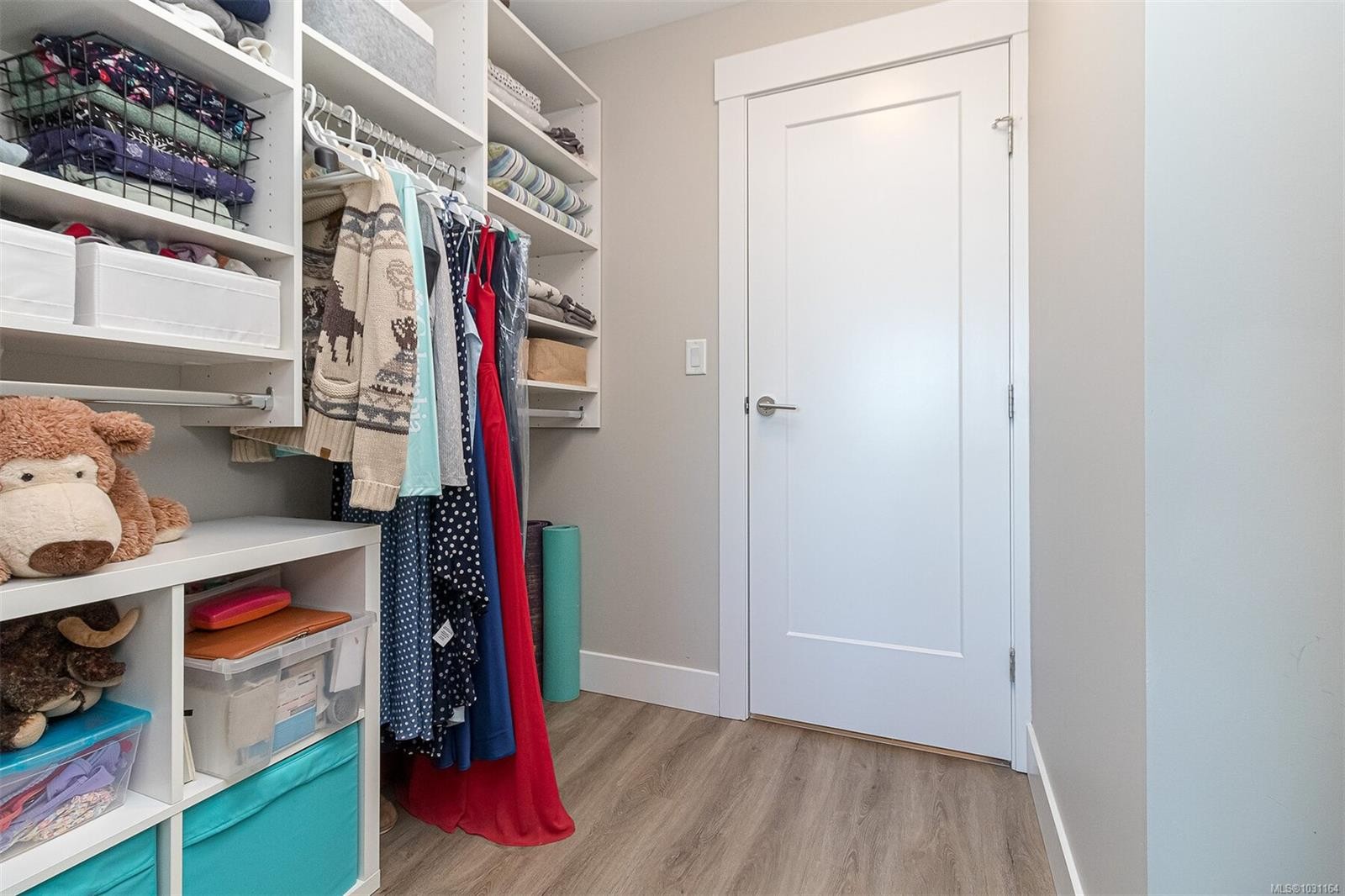 307-2500 Hackett Cres, Central Saanich, BC - Indoor With Storage