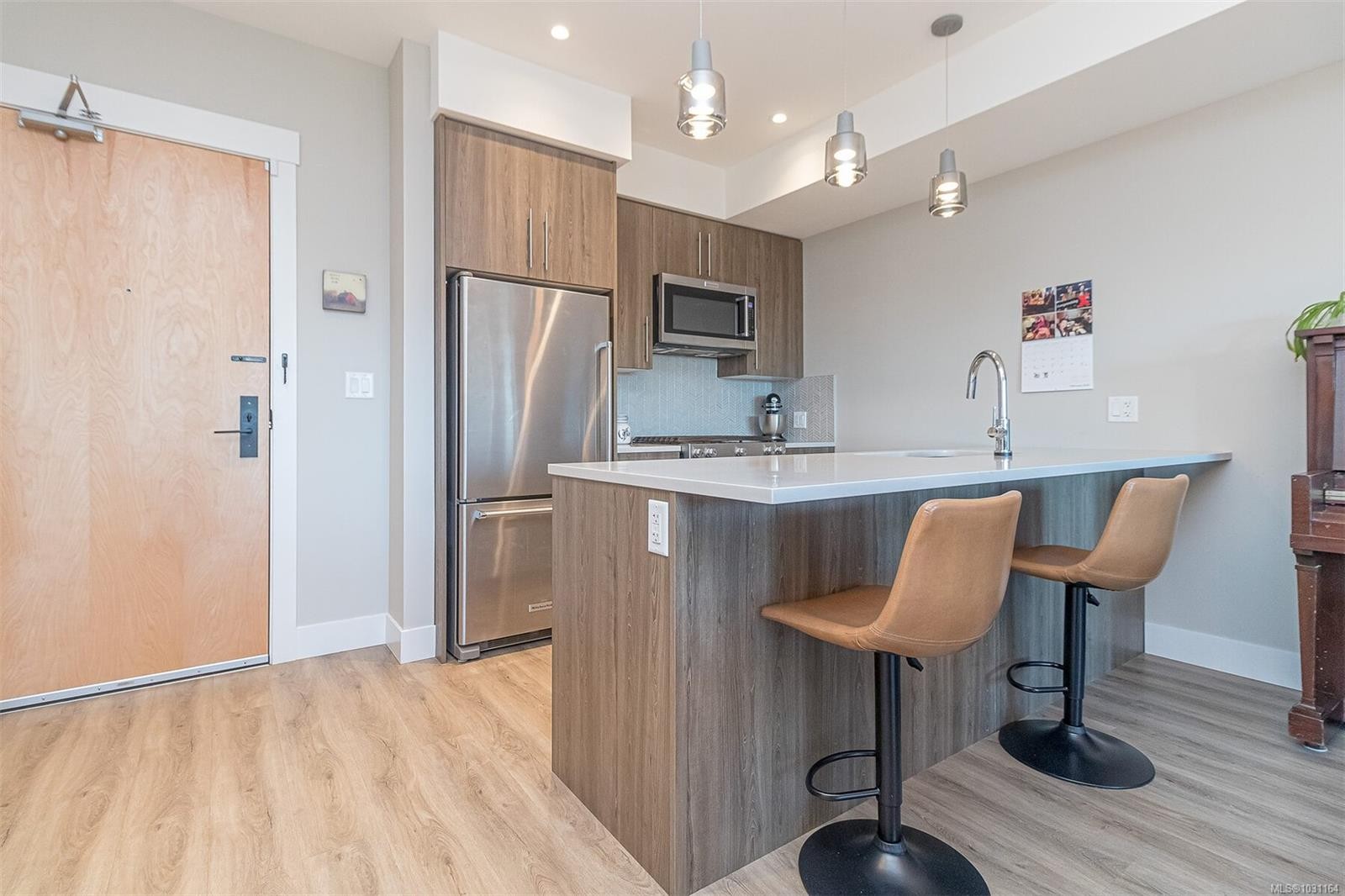 307-2500 Hackett Cres, Central Saanich, BC - Indoor Photo Showing Kitchen