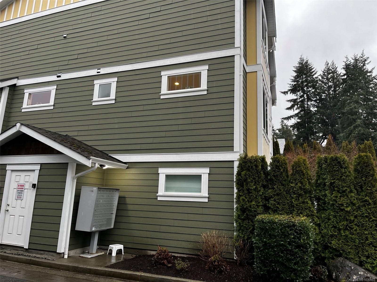 #111-6057 Doumont Rd, Nanaimo, BC