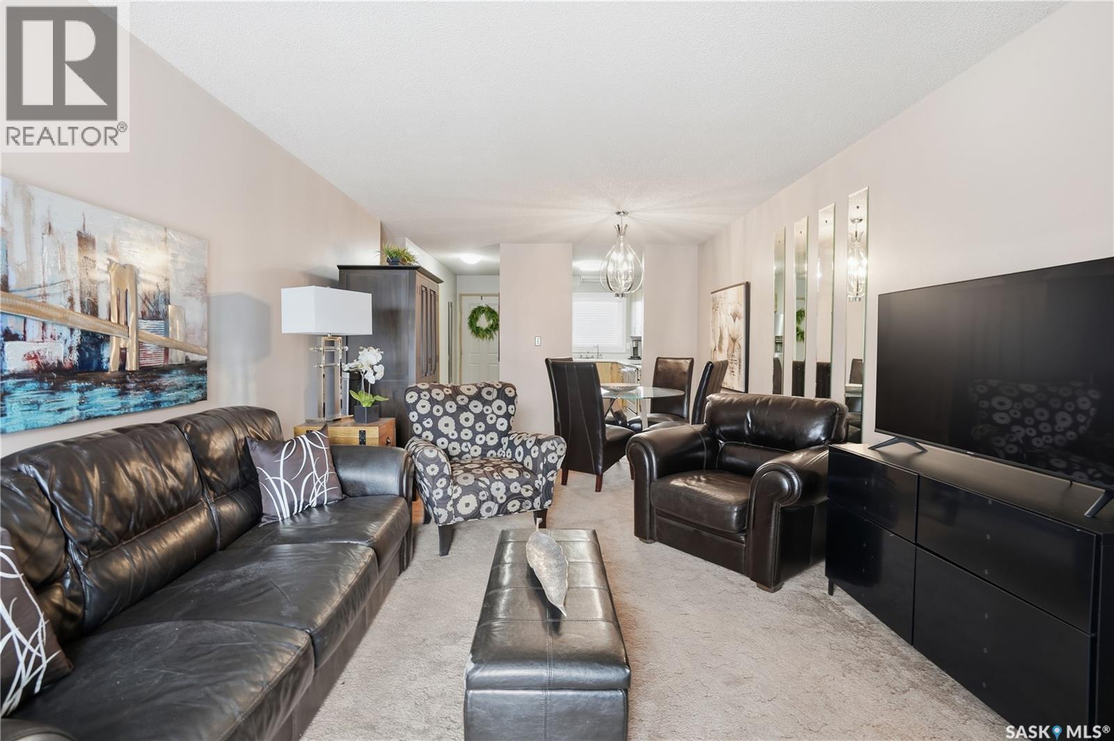 118 Cedar Meadow Drive, Regina, SK - Indoor Photo Showing Living Room