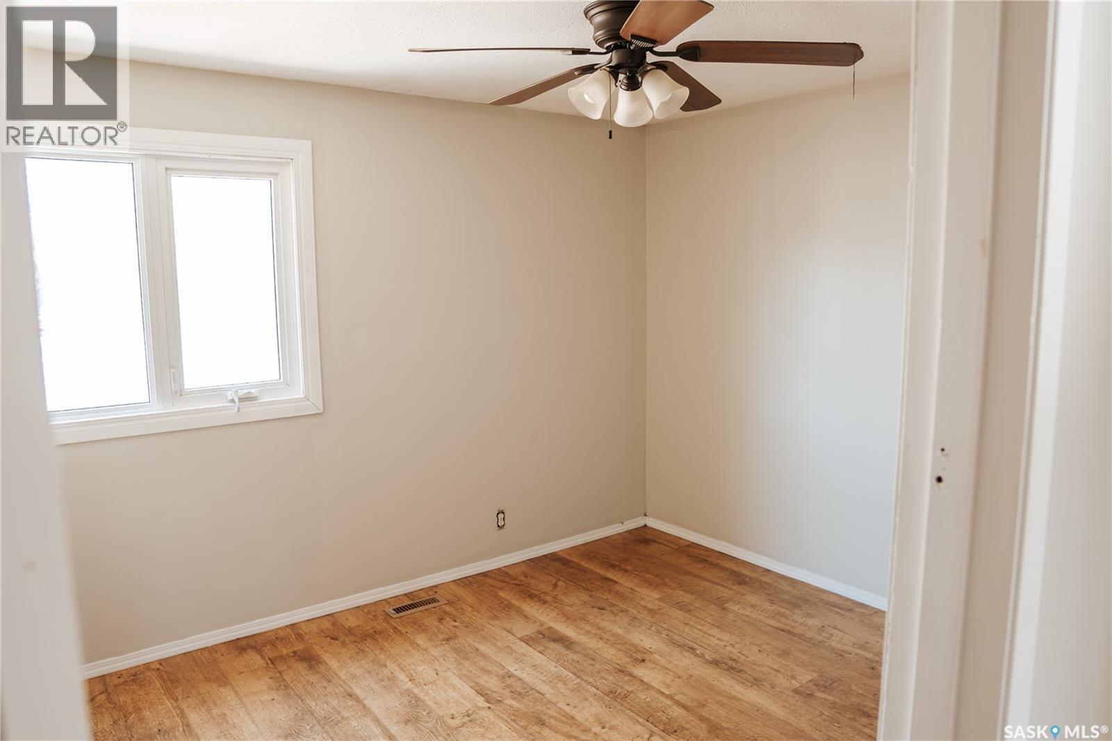 339 Mccarthy Boulevard, Regina, SK - Indoor Photo Showing Other Room