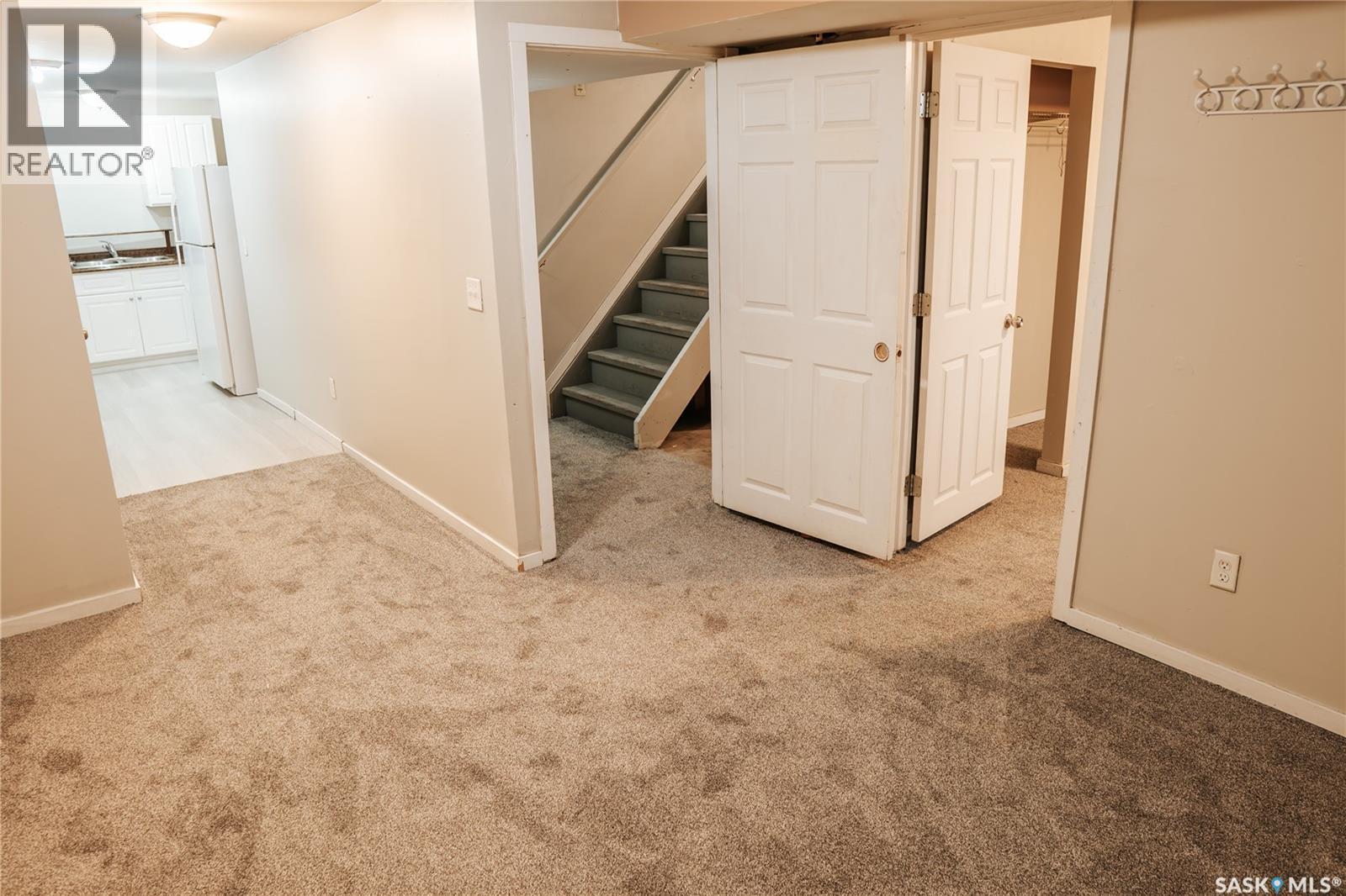 339 Mccarthy Boulevard, Regina, SK - Indoor