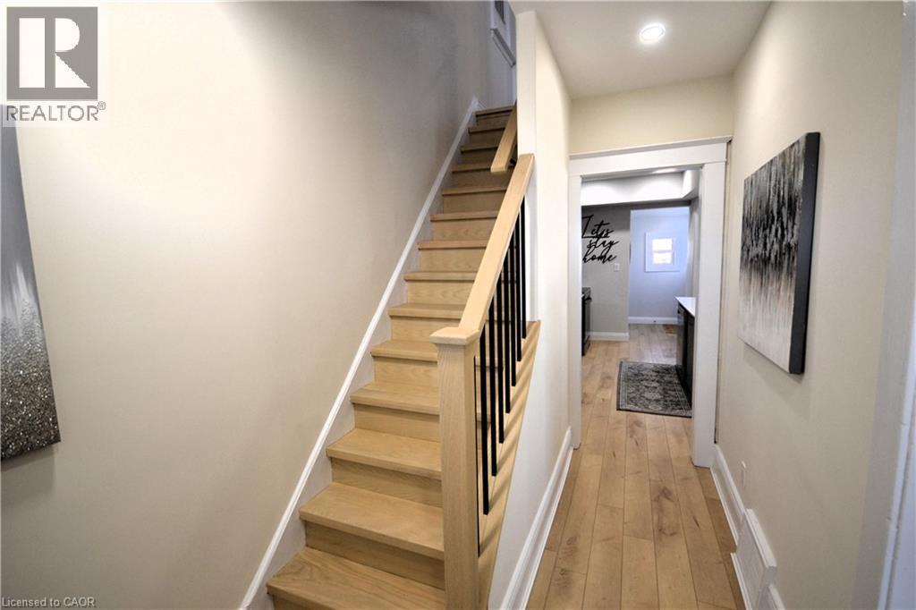 151 London Street N, Hamilton, ON - Indoor Photo Showing Other Room