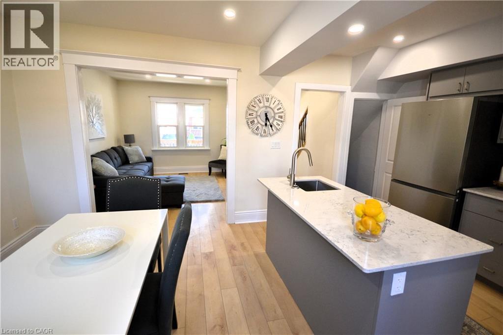 151 London Street N, Hamilton, ON - Indoor