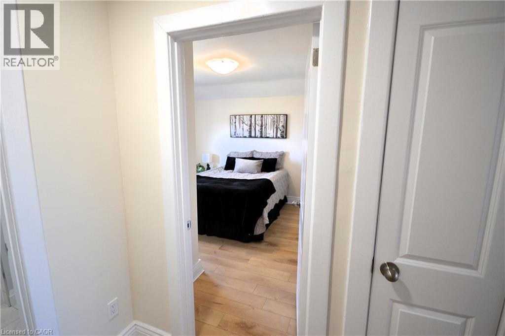 151 London Street N, Hamilton, ON - Indoor Photo Showing Other Room