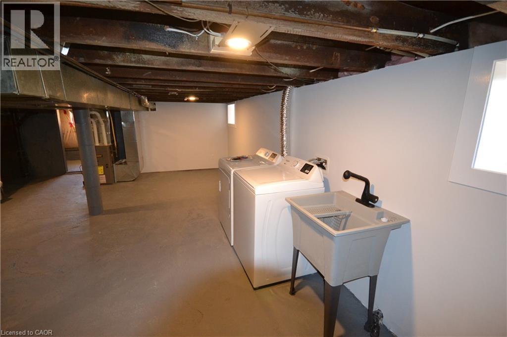 151 London Street N, Hamilton, ON - Indoor Photo Showing Laundry Room