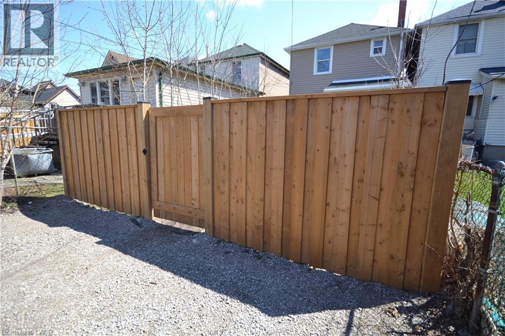 151 London Street N, Hamilton, ON - Outdoor