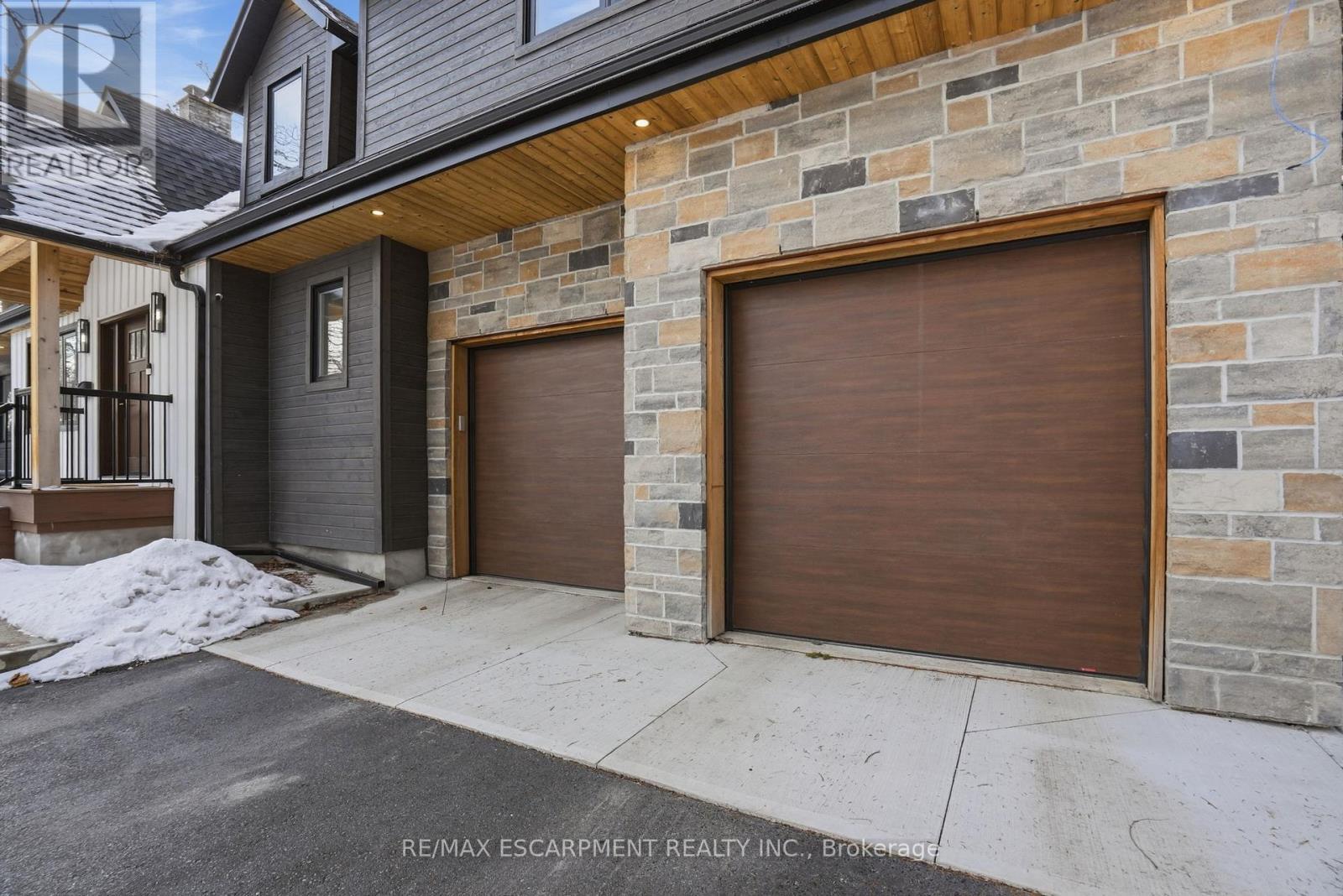 29 Pinewood Trail, Mississauga, ON - Outdoor With Exterior