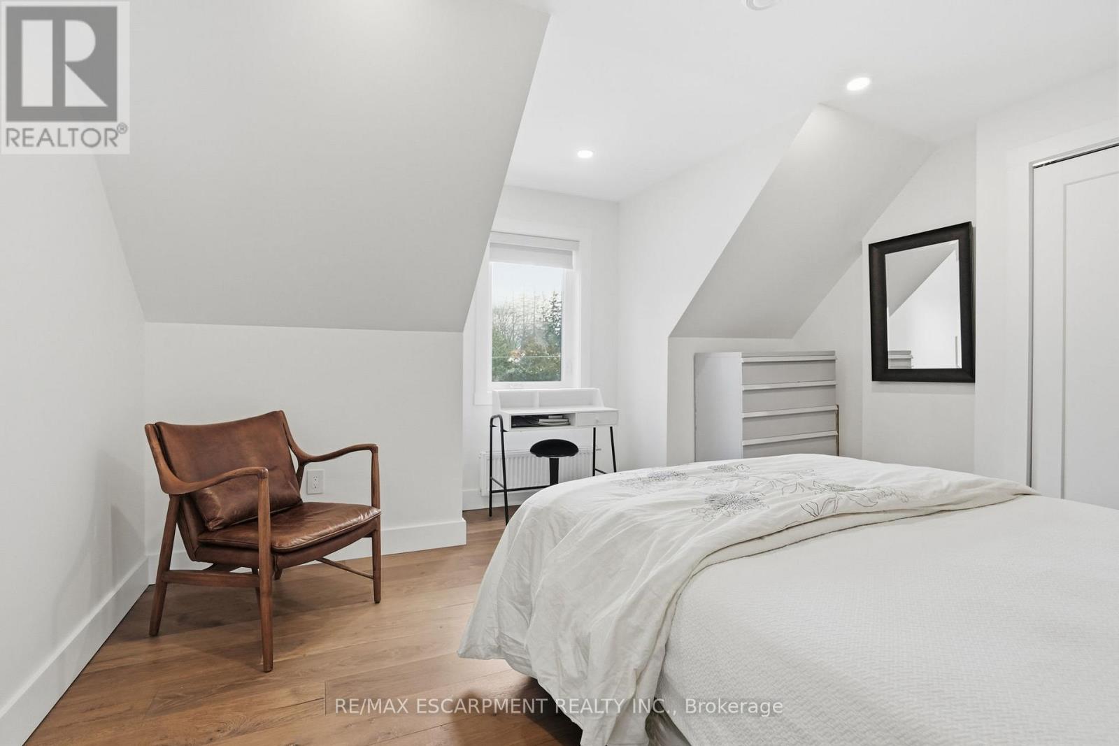 29 Pinewood Trail, Mississauga, ON - Indoor Photo Showing Bedroom