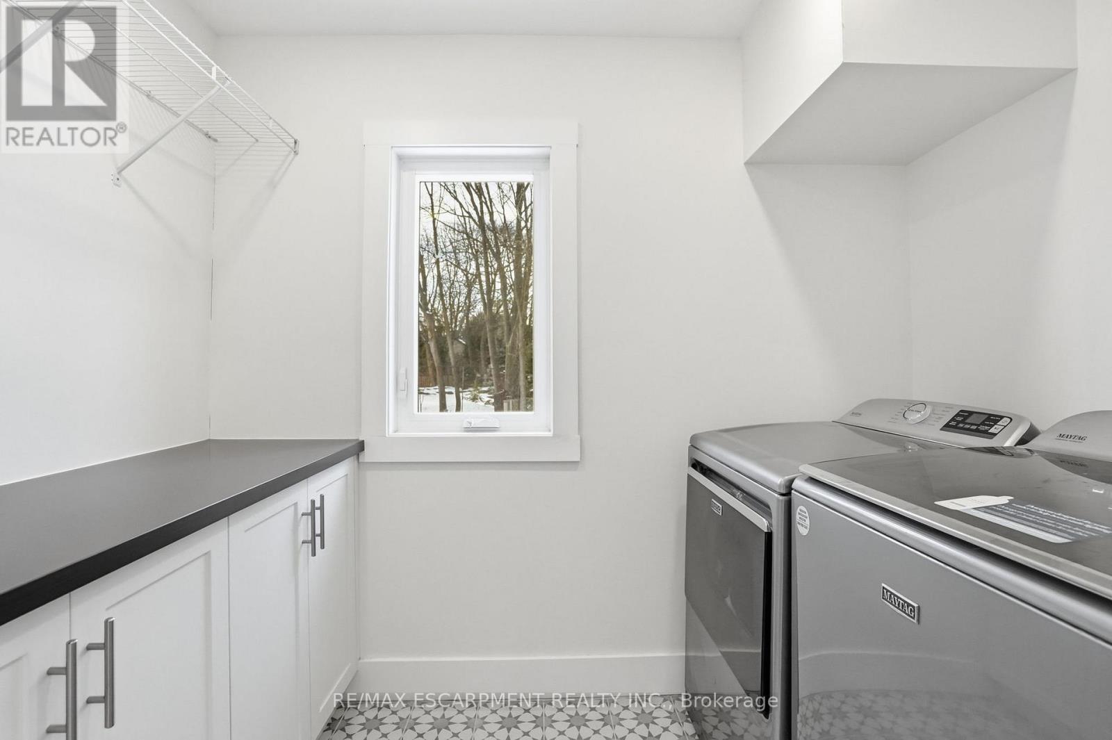 29 Pinewood Trail, Mississauga, ON - Indoor Photo Showing Laundry Room