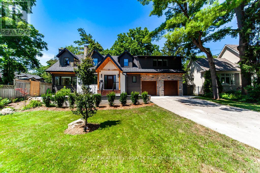 29 Pinewood Trail, Mississauga, ON - Outdoor With Facade