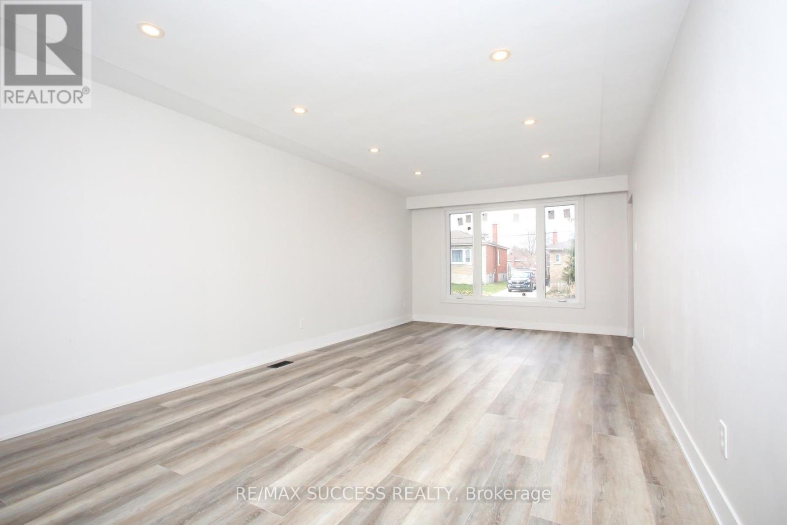 33 Shadyside Avenue, Hamilton, ON - Indoor