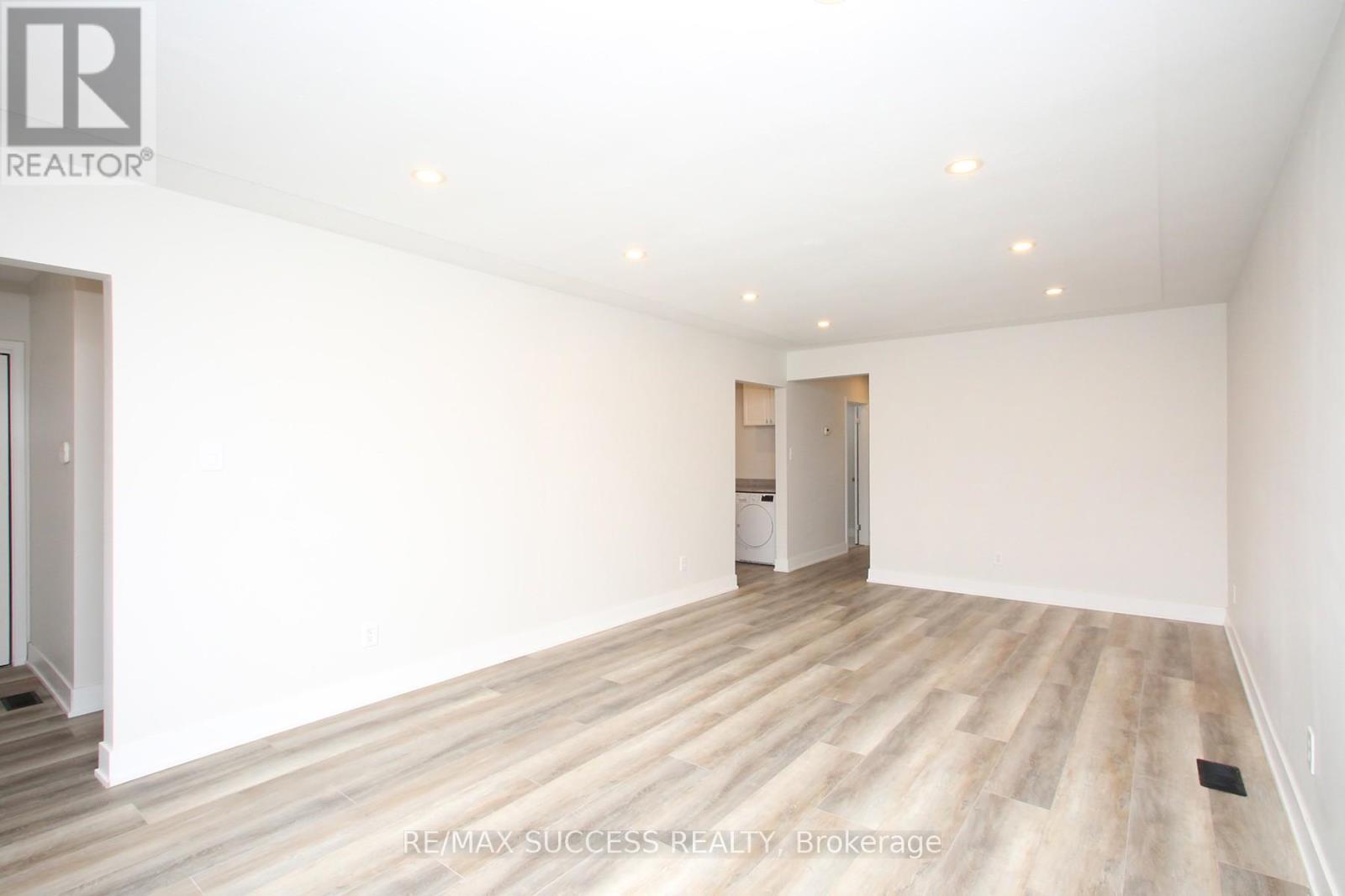 33 Shadyside Avenue, Hamilton, ON - Indoor Photo Showing Other Room