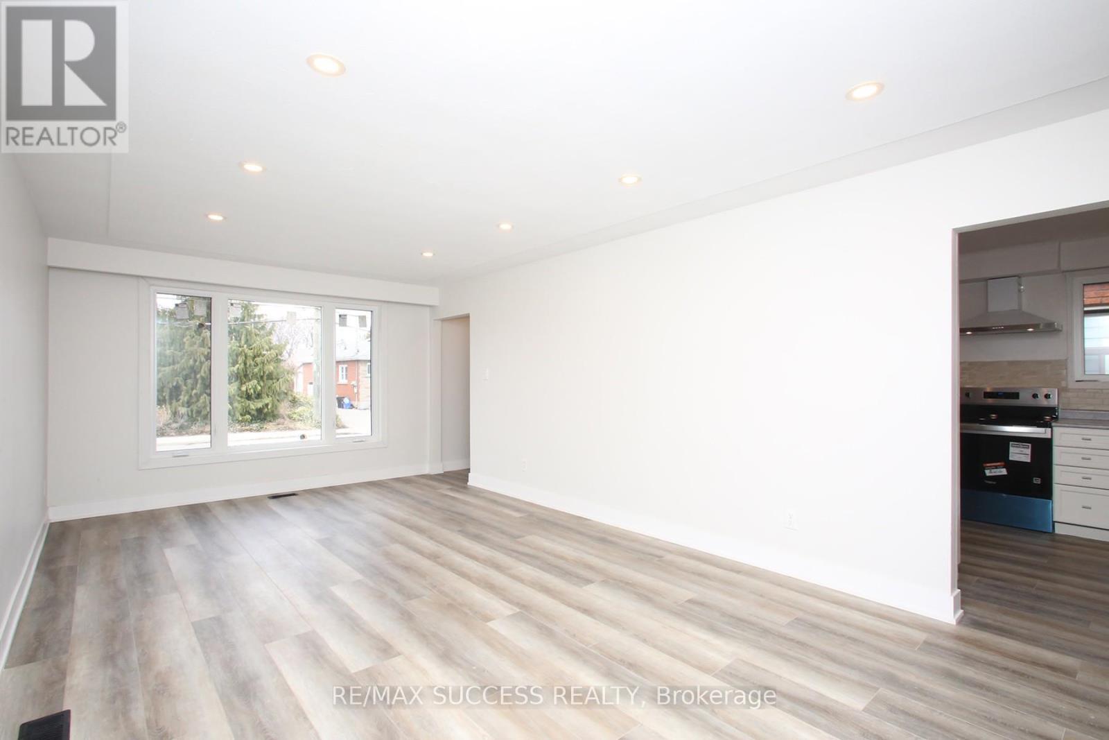 33 Shadyside Avenue, Hamilton, ON - Indoor