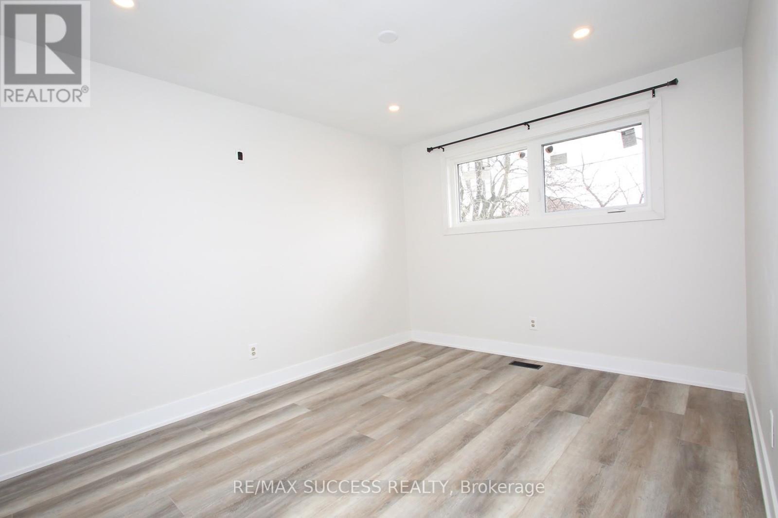 33 Shadyside Avenue, Hamilton, ON - Indoor Photo Showing Other Room