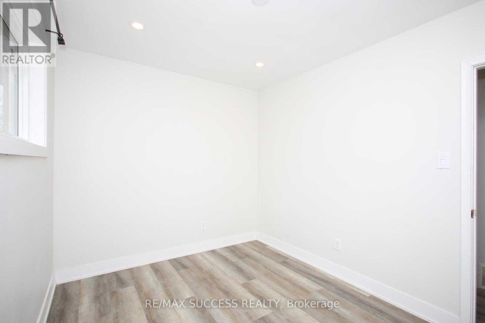 33 Shadyside Avenue, Hamilton, ON - Indoor Photo Showing Other Room