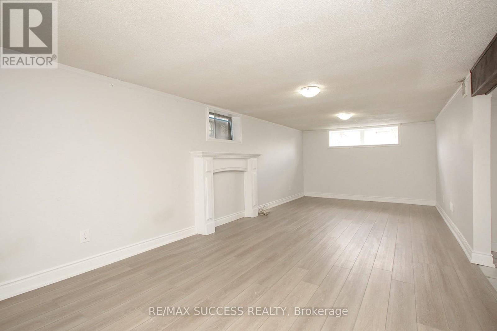 33 Shadyside Avenue, Hamilton, ON - Indoor