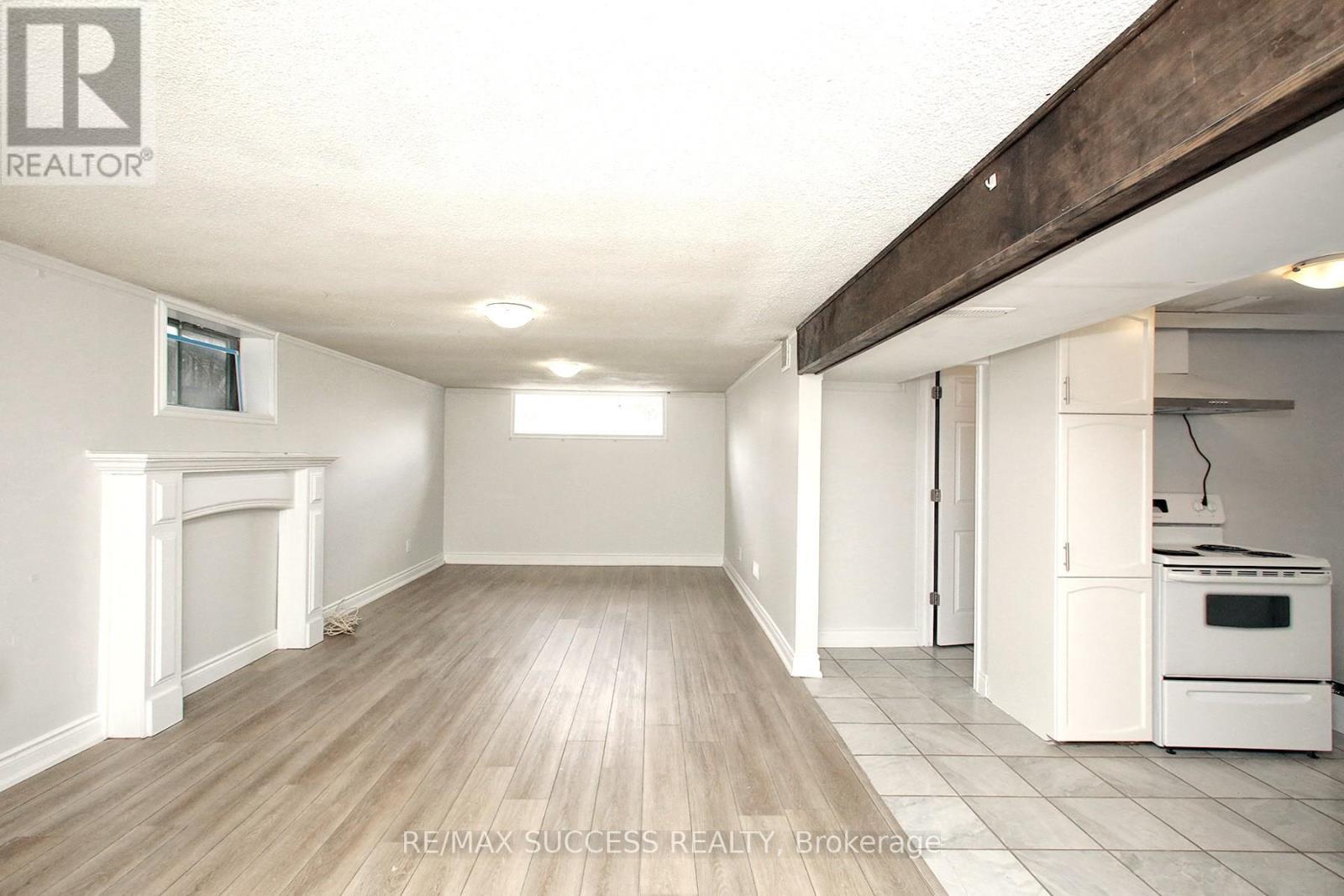 33 Shadyside Avenue, Hamilton, ON - Indoor