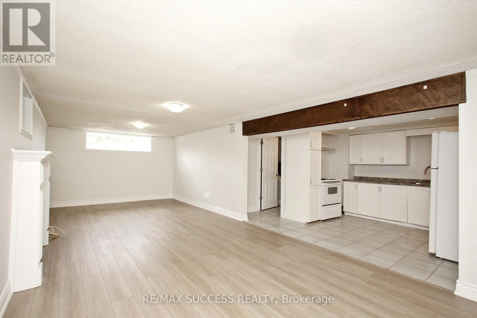 33 Shadyside Avenue, Hamilton, ON - Indoor