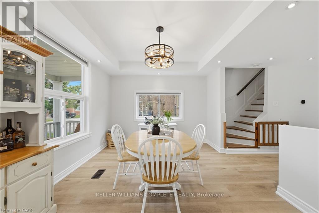 191 Bell Avenue, Hamilton, ON - Indoor Photo Showing Dining Room