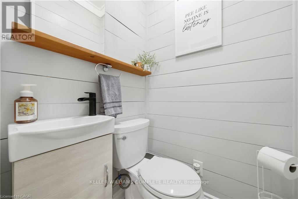 191 Bell Avenue, Hamilton, ON - Indoor Photo Showing Bathroom