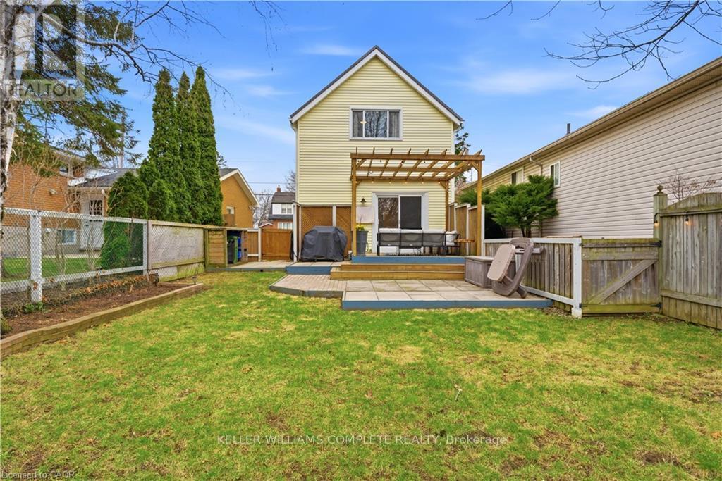 191 Bell Avenue, Hamilton, ON - Outdoor With Deck Patio Veranda