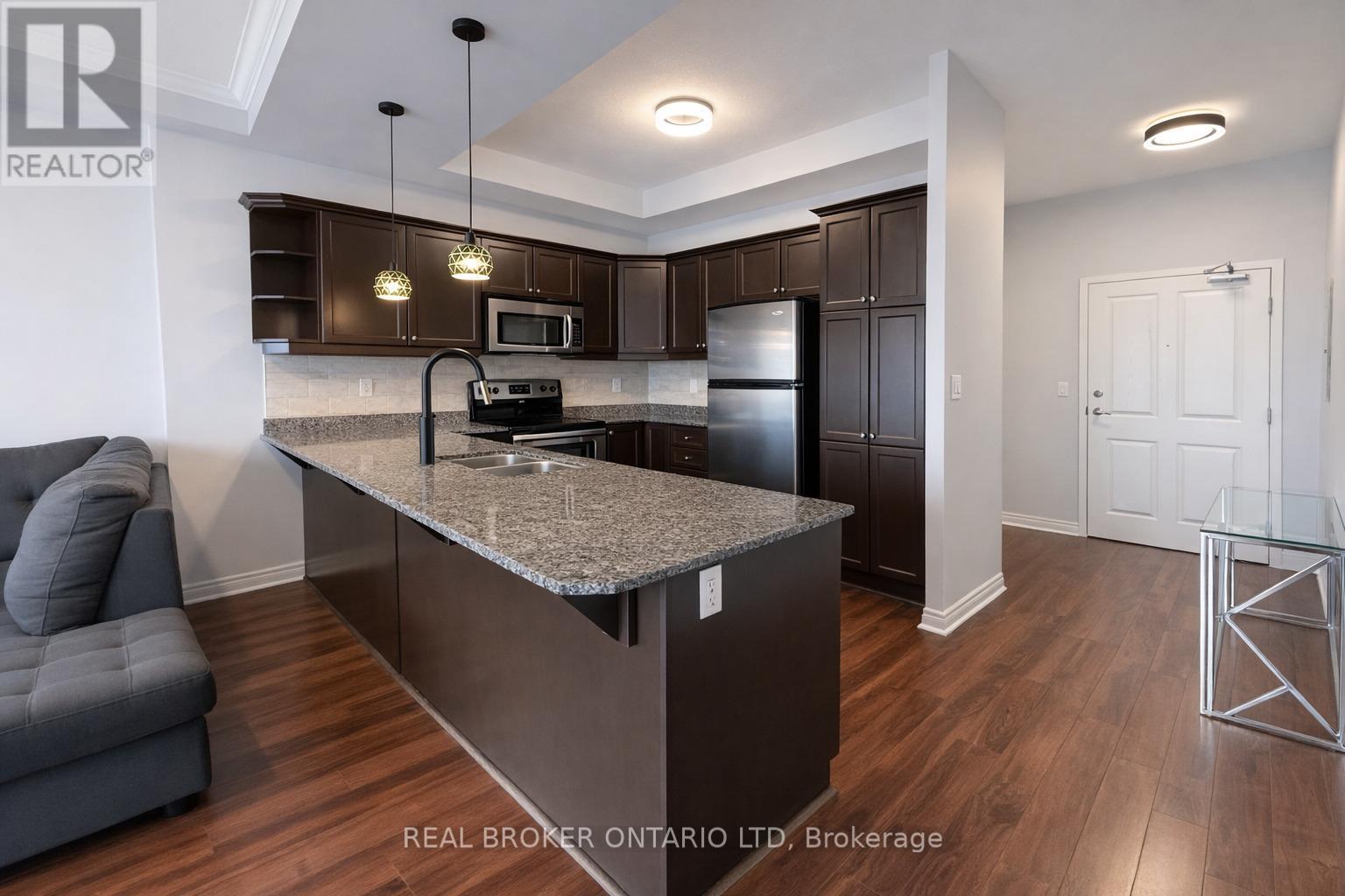 1102 - 1030 Coronation Drive, London North (North I), ON - Indoor Photo Showing Kitchen With Double Sink With Upgraded Kitchen