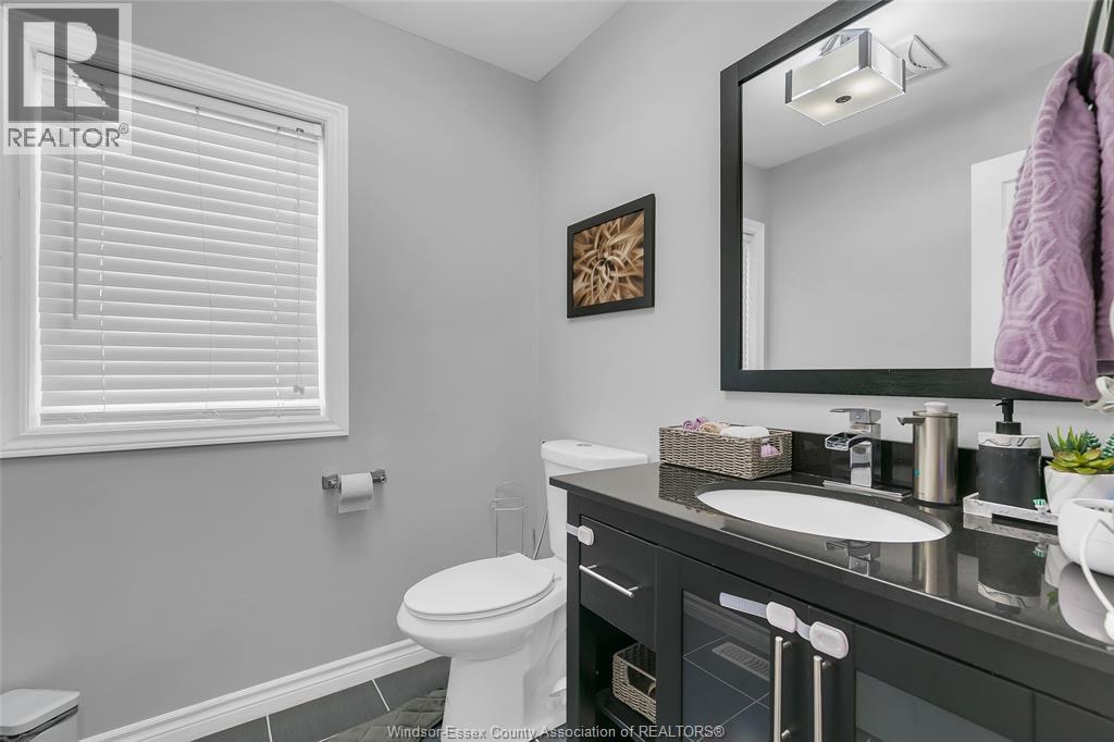 1444 Norman, Windsor, ON - Indoor Photo Showing Bathroom