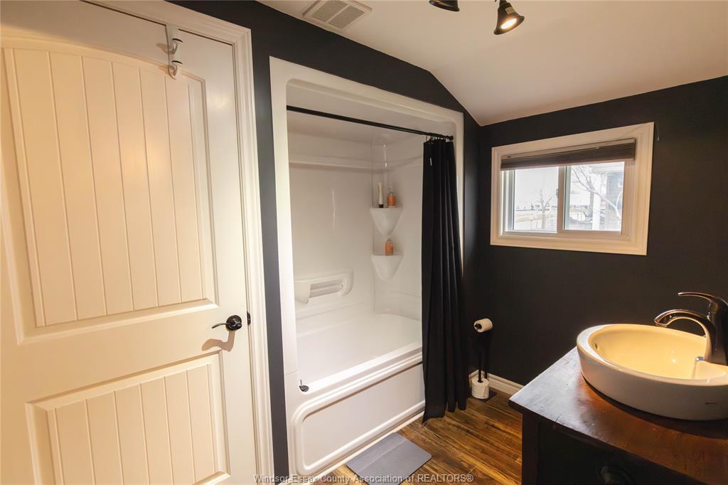 21 Clark, Leamington, ON