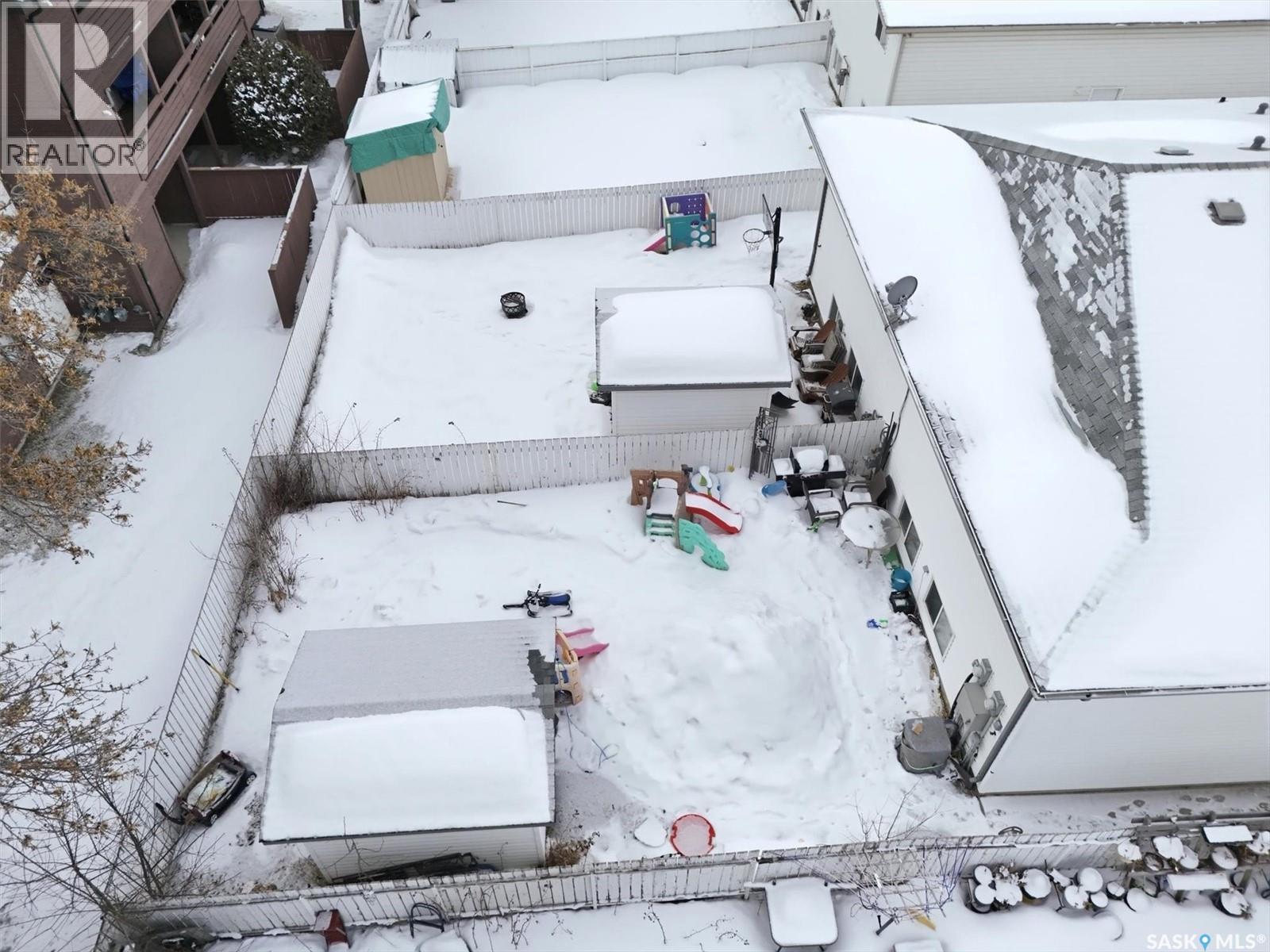 114 - 116 Barber Crescent, Saskatoon, SK - Outdoor